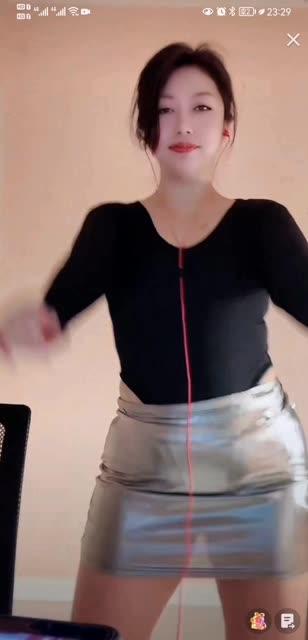 魅澜希虎牙跳舞视频合集，收录她的最火舞蹈视频