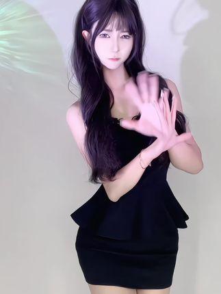 奶尤网易CC碎花裙热舞,这一经典造型有何吸引力? 奶尤网易CC碎花裙热舞,这一经典造型有何吸引力?