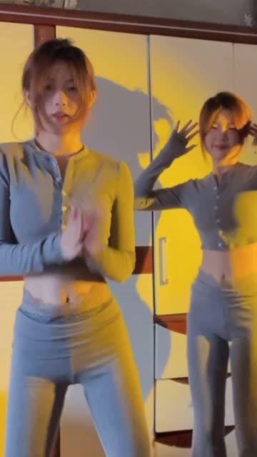 CC欣彤镜子舞镜子舞的创新魅力，欣彤镜子舞蹈新风潮