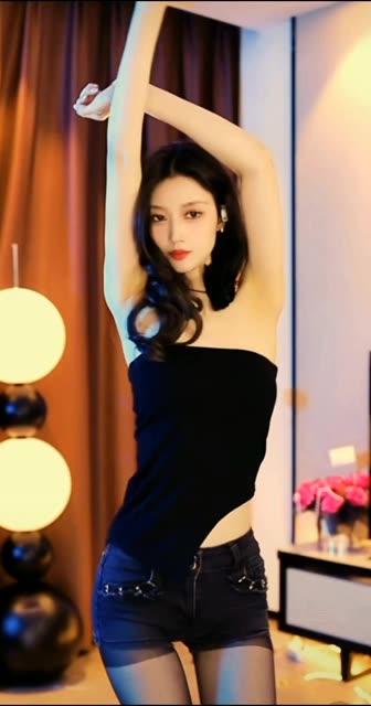 小橡皮与CC小吴同学合作视频,跨平台互动的新尝试 小橡皮与CC小吴同学合作视频,跨平台互动的新尝试