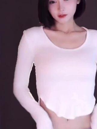 网易CC雅恩北北定制舞蹈视频，如何购买她的定制服务