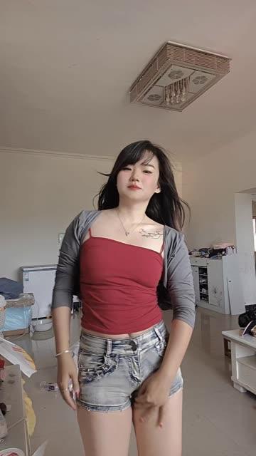 CC小微微最新舞蹈视频下载，一键下载她最精彩的舞蹈视频