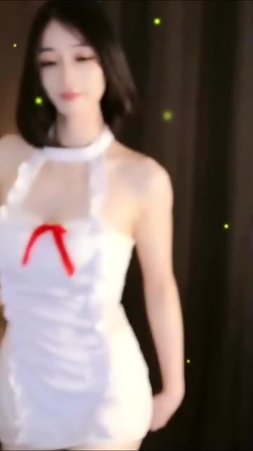 刘钞钞首次三点定制视频，独家内容引发热议