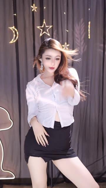 丸子超凶的至尊版舞蹈资源，如何找到她的专属定制舞蹈？