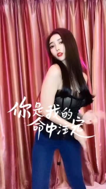 CC小燃燃至尊版舞蹈推荐，如何欣赏她的独家作品？