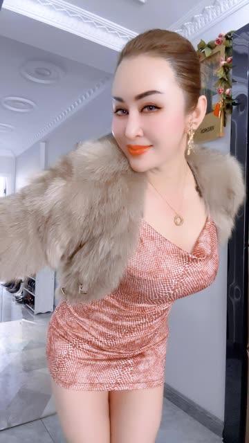 虎牙小海豚私人定制舞蹈揭秘，她的定制舞蹈有何特别