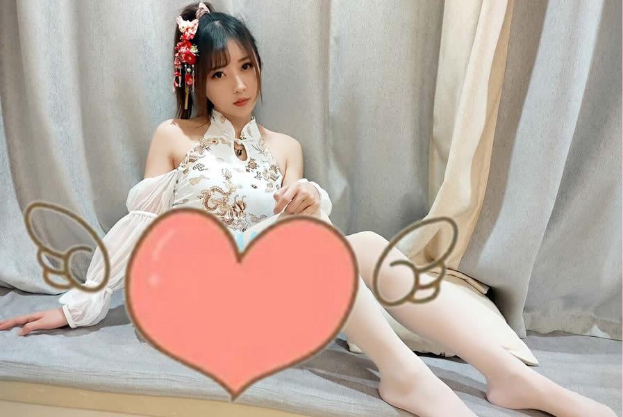 最新小女巫露娜舔耳及全套定制视频写真 最新小女巫露娜舔耳及全套定制视频写真