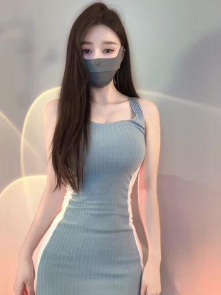 斗鱼何菱舞蹈群是多少百度云，如何通过百度云获取她的舞蹈视频