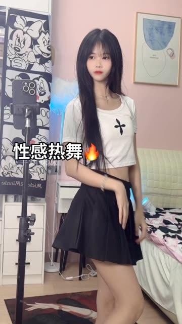 苏烟老师在哪直播?她的舞蹈为何成为粉丝焦点? 苏烟老师在哪直播?她的舞蹈为何成为粉丝焦点?