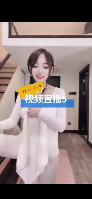 网易CC星莱铛铛私人微博内容分析，从日常到表演的全方位展示