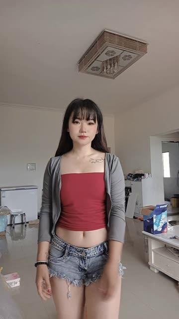 CC小微微至尊版舞蹈，她的舞蹈风格如何吸引粉丝的目光？