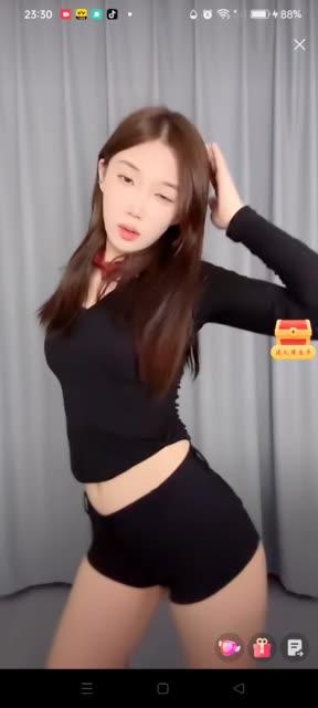 网易CC雪梨最新定制舞蹈视频合集,探索她独特的舞蹈风格 网易CC雪梨最新定制舞蹈视频合集,探索她独特的舞蹈风格