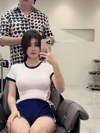 迷人的张奶奶的直播平台大揭秘，在哪里可以看到她的直播？