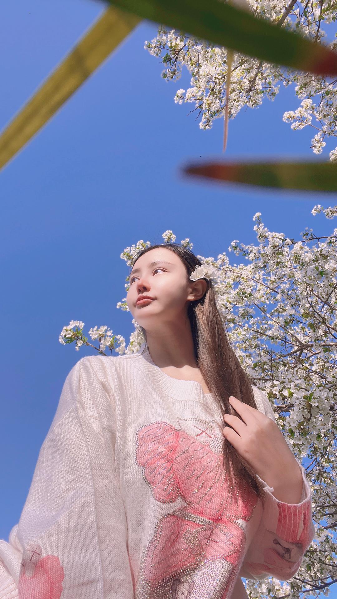 虎牙小海臀花岛主舞蹈合集，她的独特魅力与表演风采