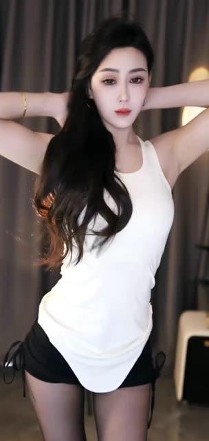 丸子超凶的直播间回放，她的热舞为何如此吸引人？