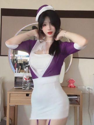 虎牙周童潼直播间设置揭秘,看看她直播背后的细节 虎牙周童潼直播间设置揭秘,看看她直播背后的细节