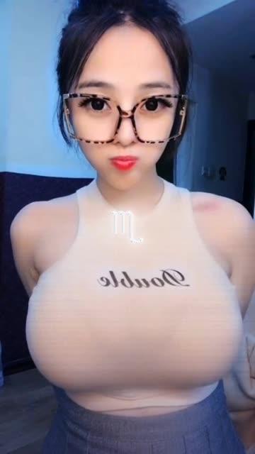 CC欣彤定制表情舞舞蹈与表情完美融合，欣彤定制表情舞的创意突破