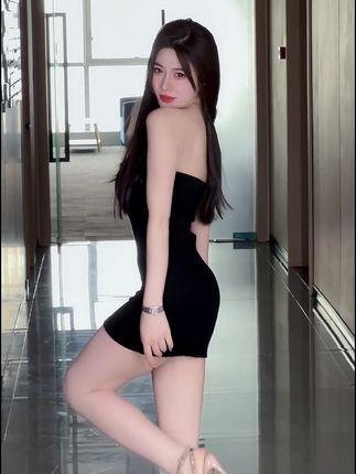 CC小微微至尊版舞蹈，她的舞蹈风格如何吸引粉丝的目光？