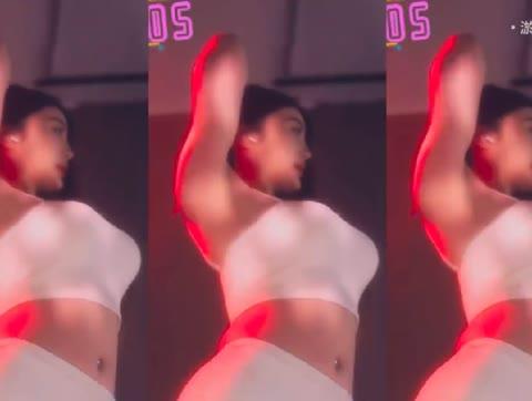 网易CC雪梨最新定制舞蹈视频合集,探索她独特的舞蹈风格 网易CC雪梨最新定制舞蹈视频合集,探索她独特的舞蹈风格