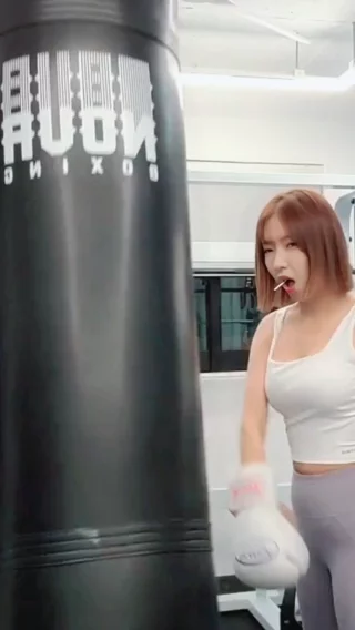 CC主播可可可宝儿土豪订制热舞，粉丝疯狂打赏的秘密