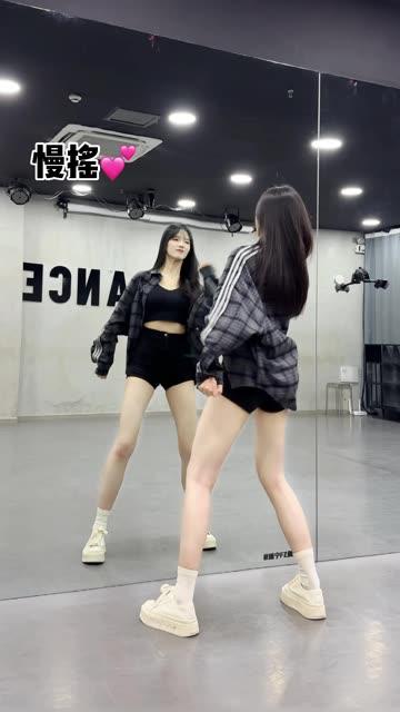 网易CC椰羊妹妹裸舞争议,从艺术角度解析她的舞蹈创作 网易CC椰羊妹妹裸舞争议,从艺术角度解析她的舞蹈创作