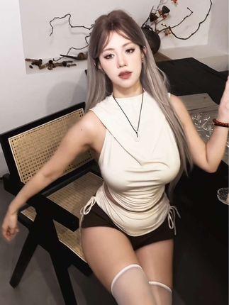 舞蹈小野马热舞合集，她的表演风格为何受欢迎？