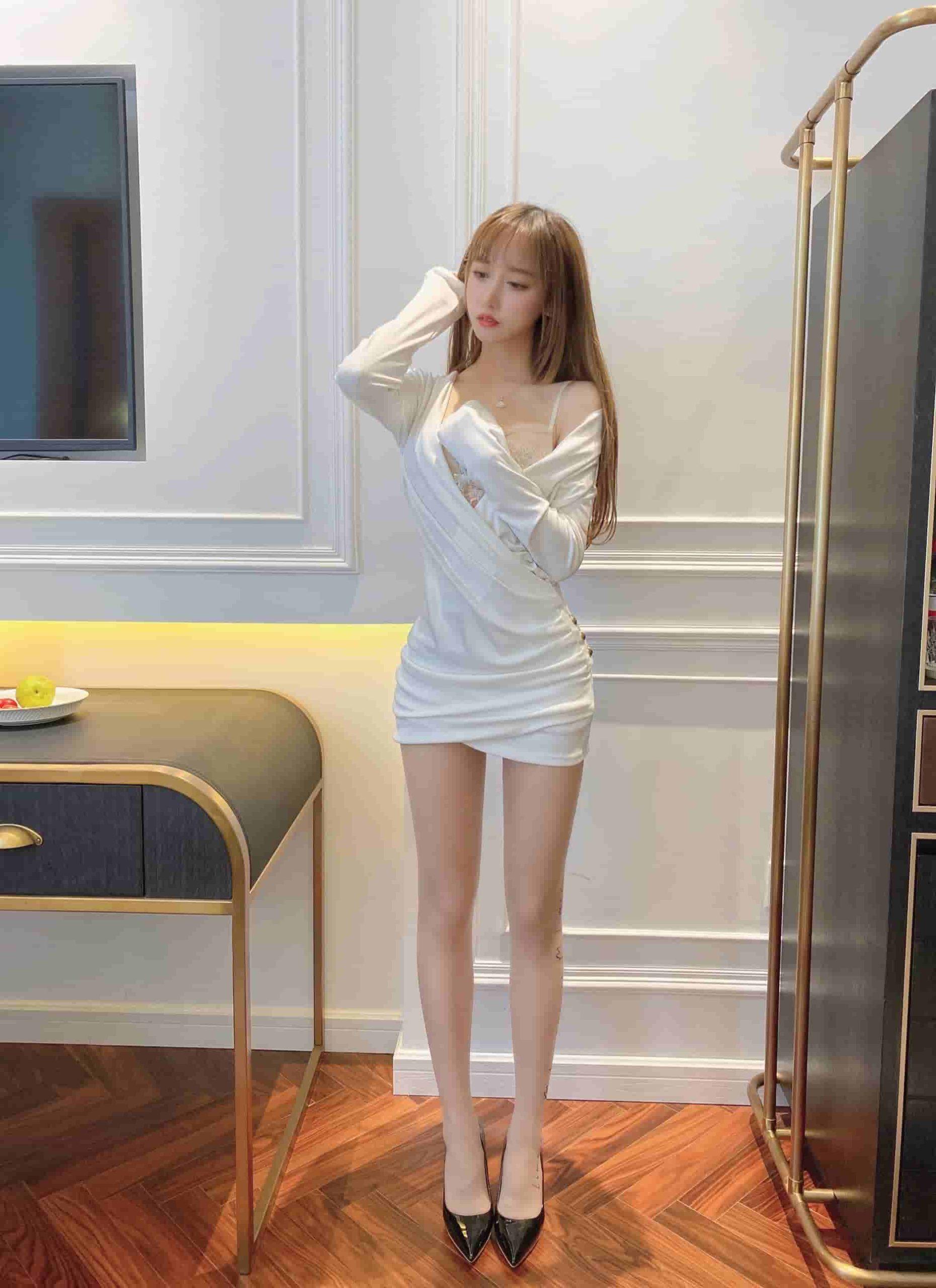 过期米线线喵优等生绝美图片，过期米线线喵没p过的日常素颜图包？