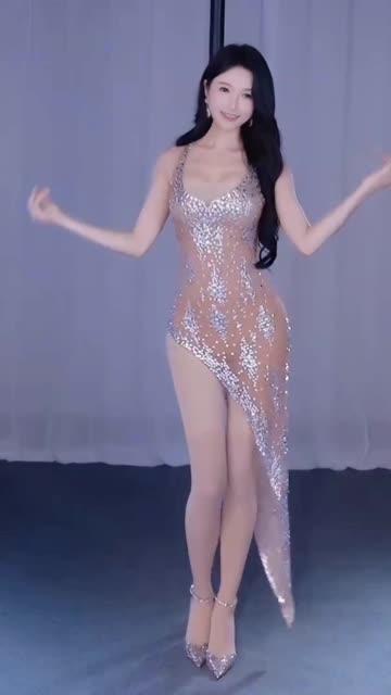 网易CC深田老师大腚怼屏热舞，土豪定制舞蹈魅力不可挡