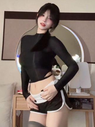 虎牙周童潼直播间设置揭秘,看看她直播背后的细节 虎牙周童潼直播间设置揭秘,看看她直播背后的细节