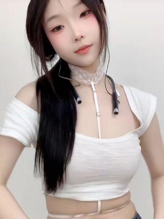 快手网红@男王跳舞短视频合集，男王的舞蹈视频再次爆红