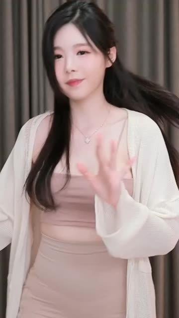 BJ黑珍珠女团成员成就，明星发展BJ黑珍珠女团成员背后的成就