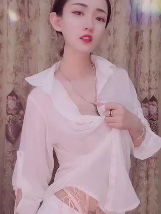 快手一个小球球私人定制舞蹈视频，专属视频内容为何如此吸引人？