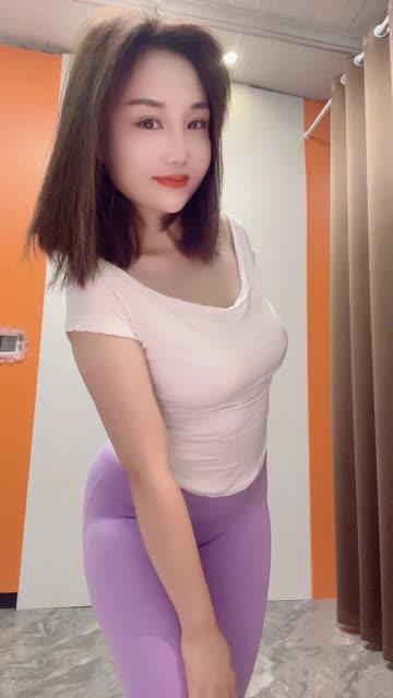 快手玲儿超甜千斤顶舞蹈，独特动作带来的视觉冲击