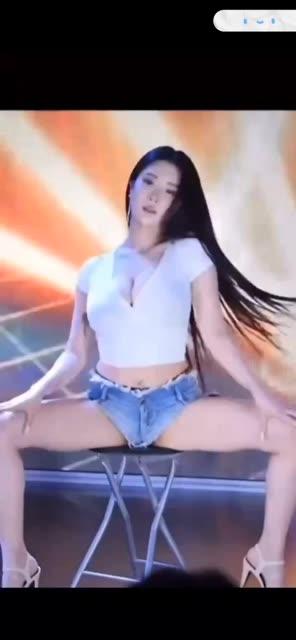 快手燕儿私人订制舞蹈视频下载,如何获取她的最新定制内容? 快手燕儿私人订制舞蹈视频下载,如何获取她的最新定制内容?