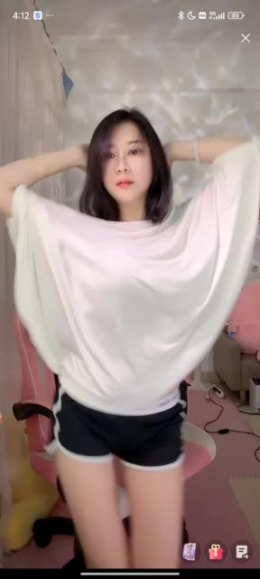 快手小奶球热舞视频分享，小奶球的精彩舞蹈片段