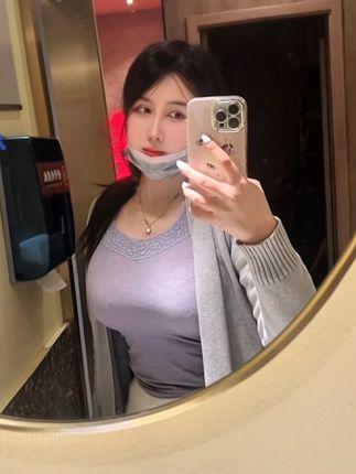 冰泉女神是谁的女儿啊图片高清，高清展示她的家庭照片