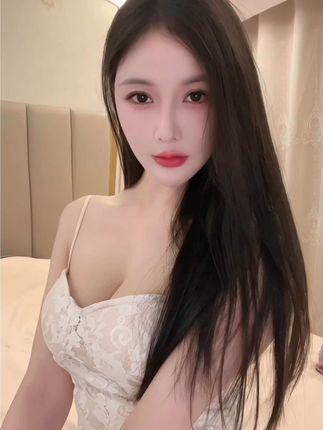 抖音夏天的小雪是做什么的，她的职业与网络事业解析