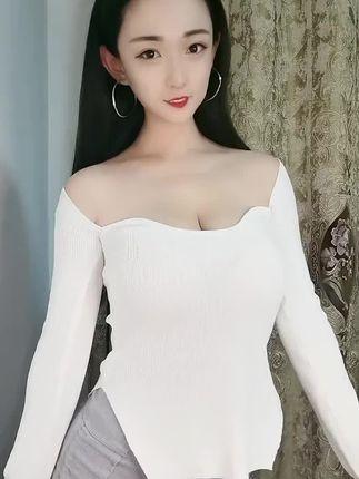 快手一个小球球私人定制舞蹈视频，专属视频内容为何如此吸引人？