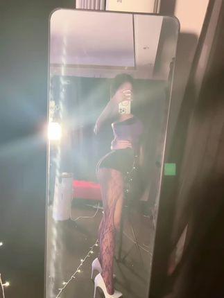 雅恩北北喷水舞蹈视频，直播间的趣味瞬间