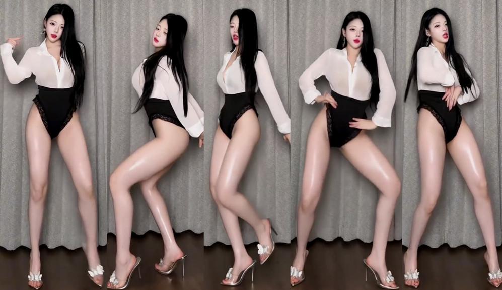 B站李喻言付费群定制高跟美长腿诱人热舞视频4V10分