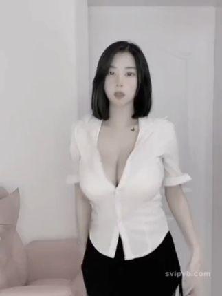 快手男王黑料曝光,网红男王的争议事件剖析 快手男王黑料曝光,网红男王的争议事件剖析