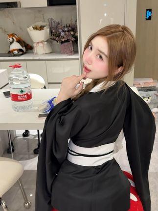 抖音八酱极限1v3的精彩解读，分析八酱与榜一大哥的对决故事