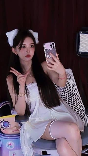 南妹儿深夜与神豪互动,豪放舞蹈挑战超管极限! 南妹儿深夜与神豪互动,豪放舞蹈挑战超管极限!