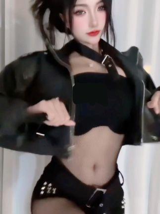 雅恩北北舞蹈小野马版本，快来看看她的热辣舞姿