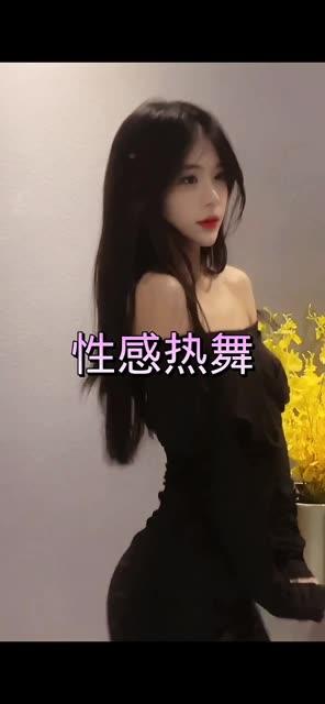快手燕儿透视装视频合集，热舞视频为何吸引粉丝无数？