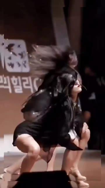 快手燕儿私人订制舞蹈视频下载,如何获取她的最新定制内容? 快手燕儿私人订制舞蹈视频下载,如何获取她的最新定制内容?