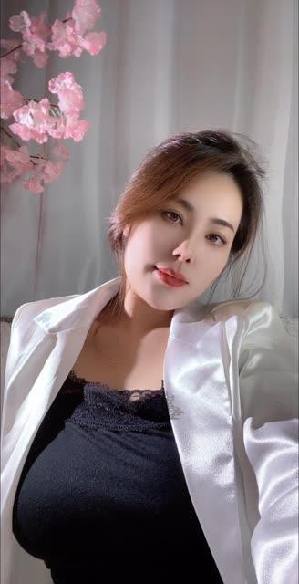 快手网红安妮朵朵舞蹈精华，从抖音到快手的火热舞台