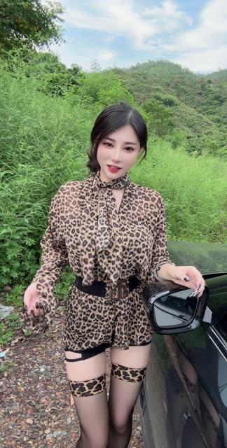 快手小奶球的土豪定制舞蹈，付费定制视频合集