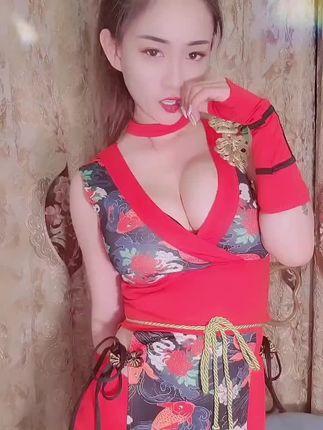 快手网红一个小球球的成长历程，她是如何走红的？