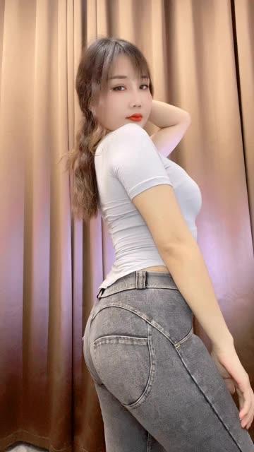 玲儿超甜私人定制热舞,如何定制属于你的独家舞蹈? 玲儿超甜私人定制热舞,如何定制属于你的独家舞蹈?